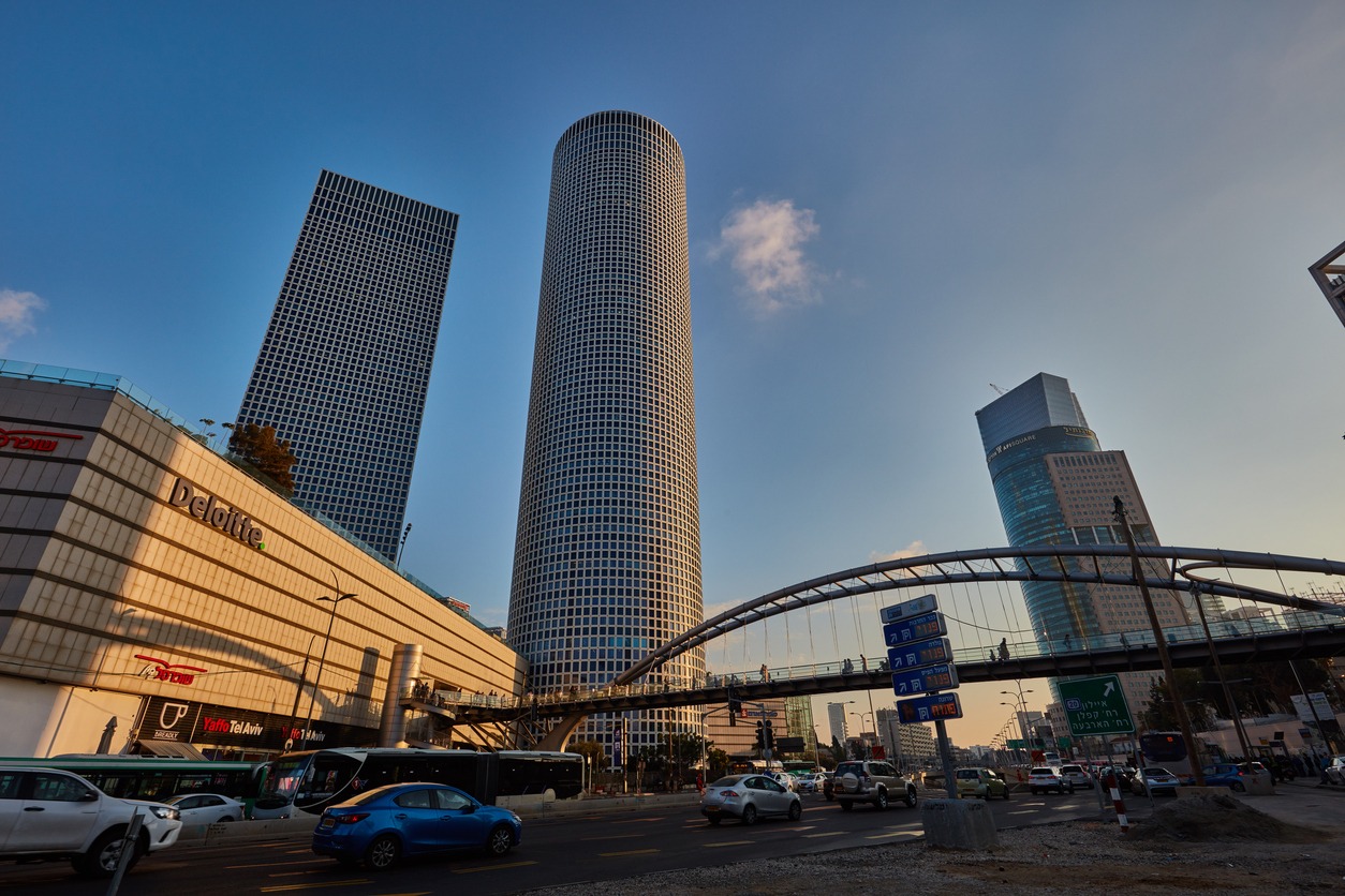 azrieli center bridge