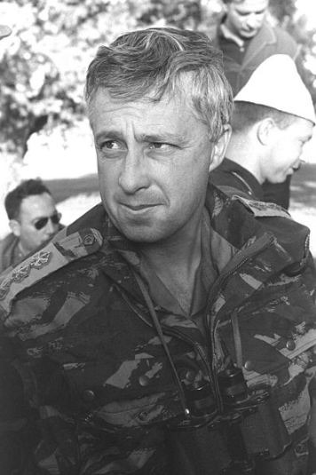 Black and white photo of Ariel Sharon in 1962